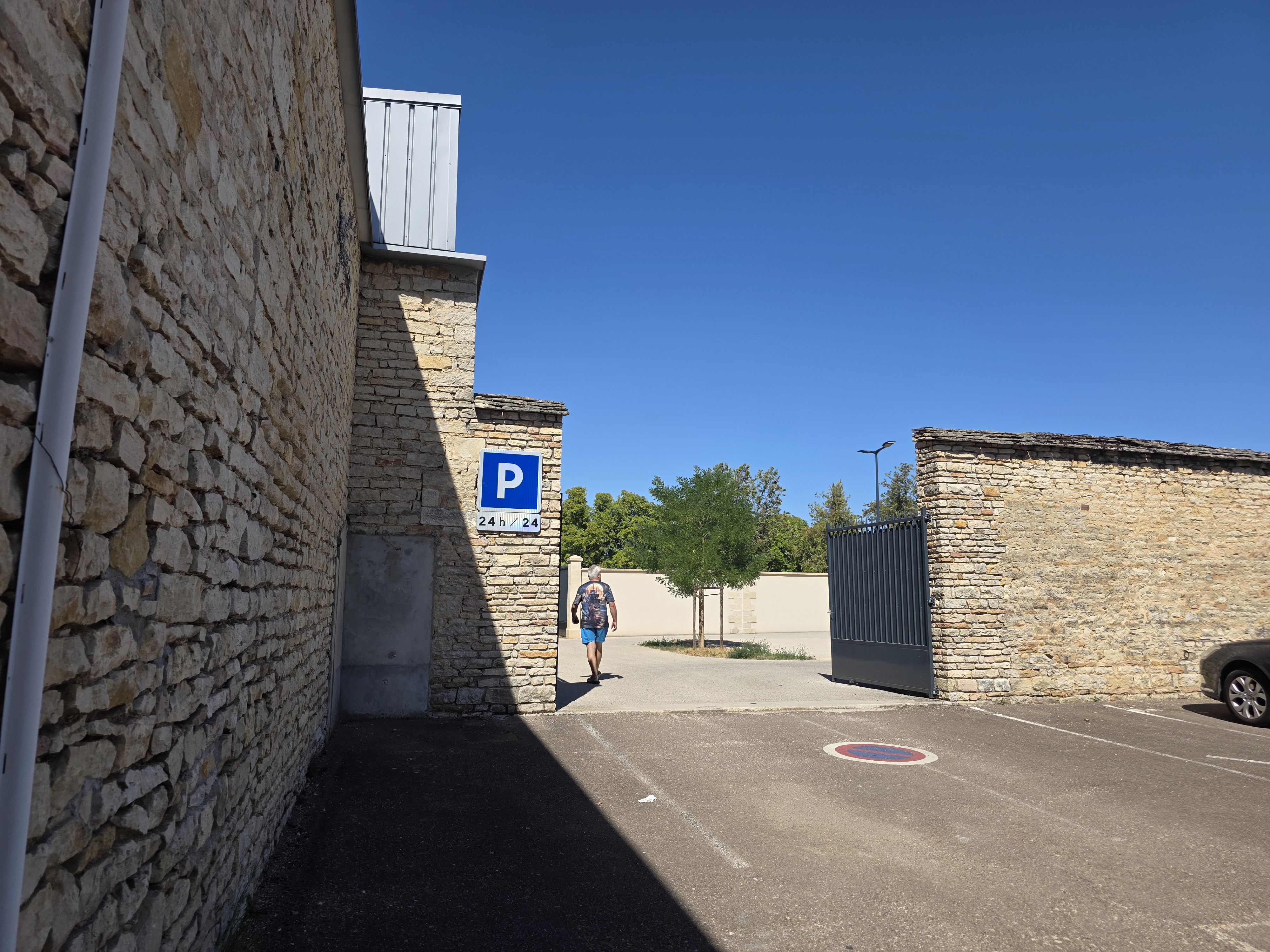 Parking Maréchal JOFFRE — photo 1
