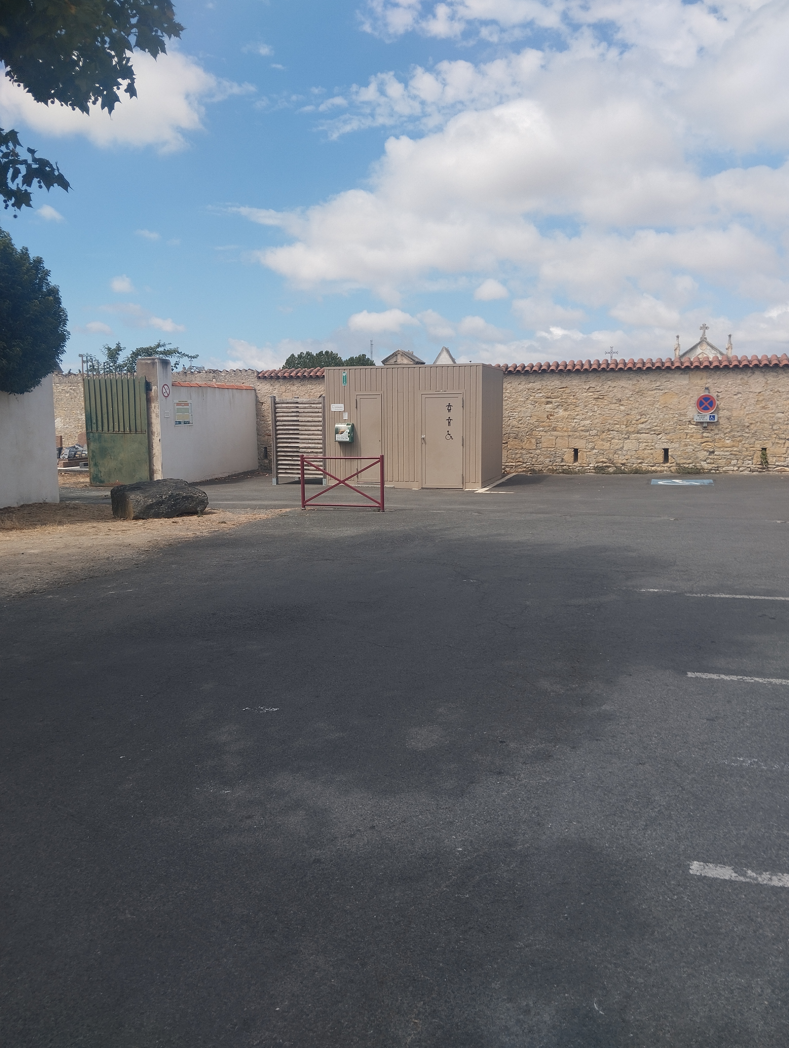 place saint Christophe — photo 1