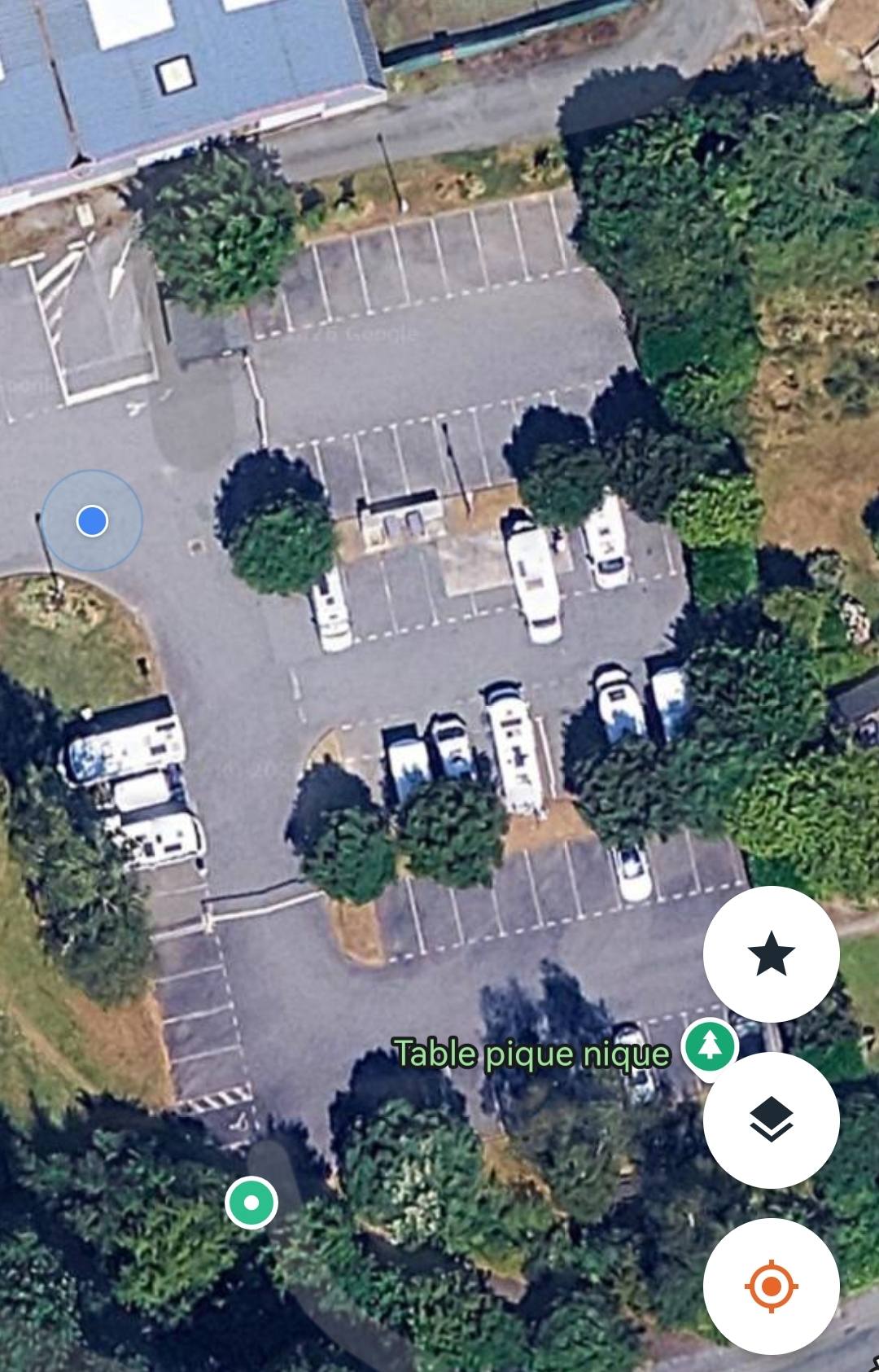 aire de services et stationnement. camping car — photo 1