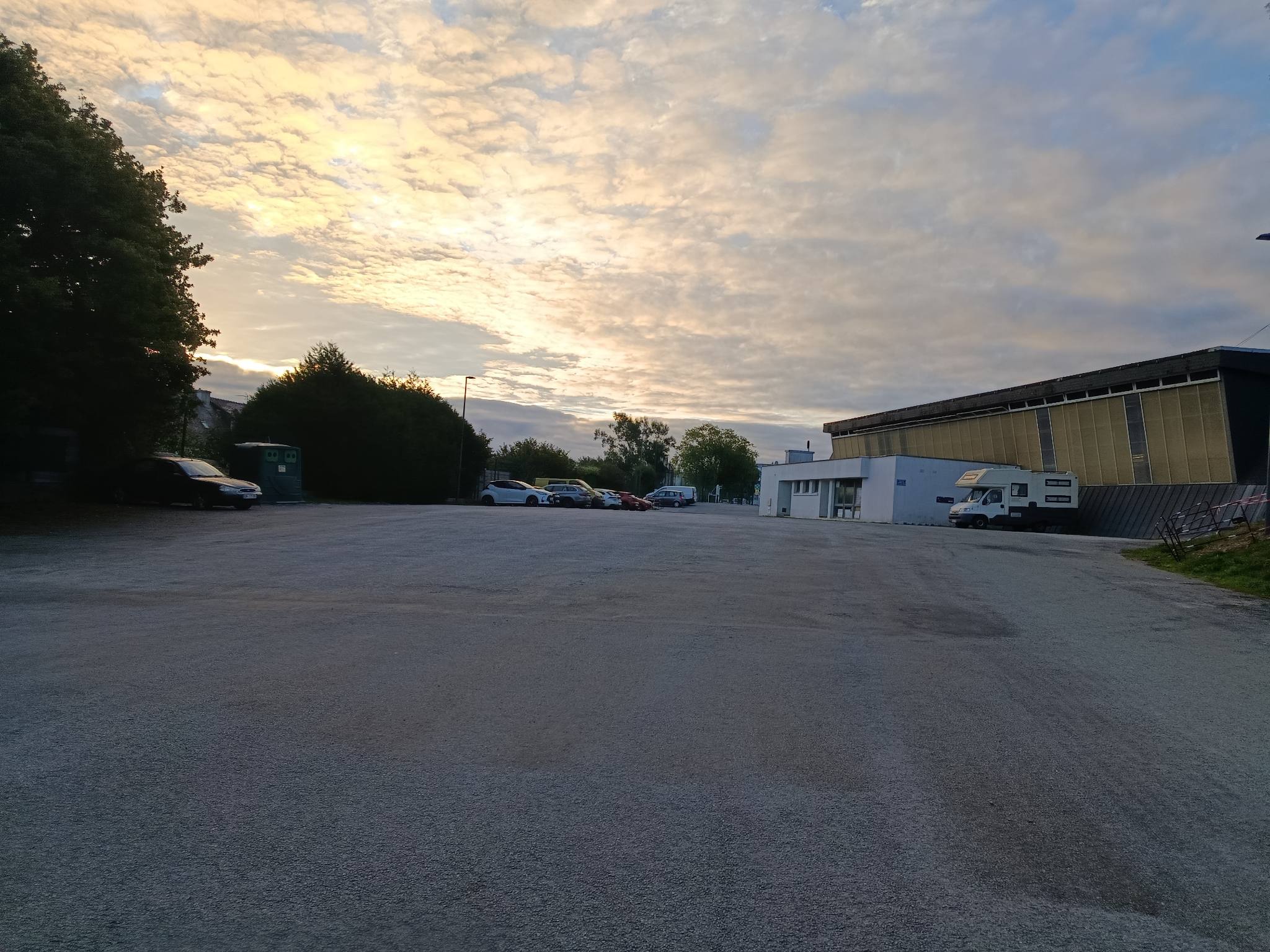 Parking du gymnase de Kervern — photo 1