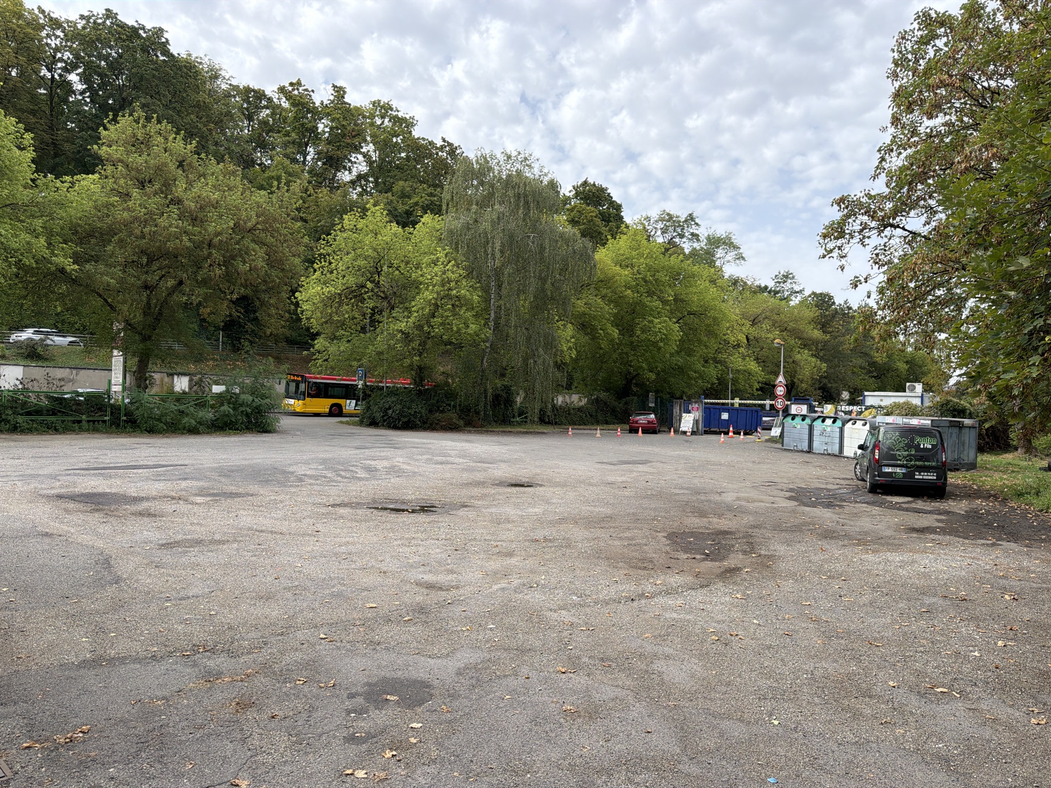 Parking — photo 1