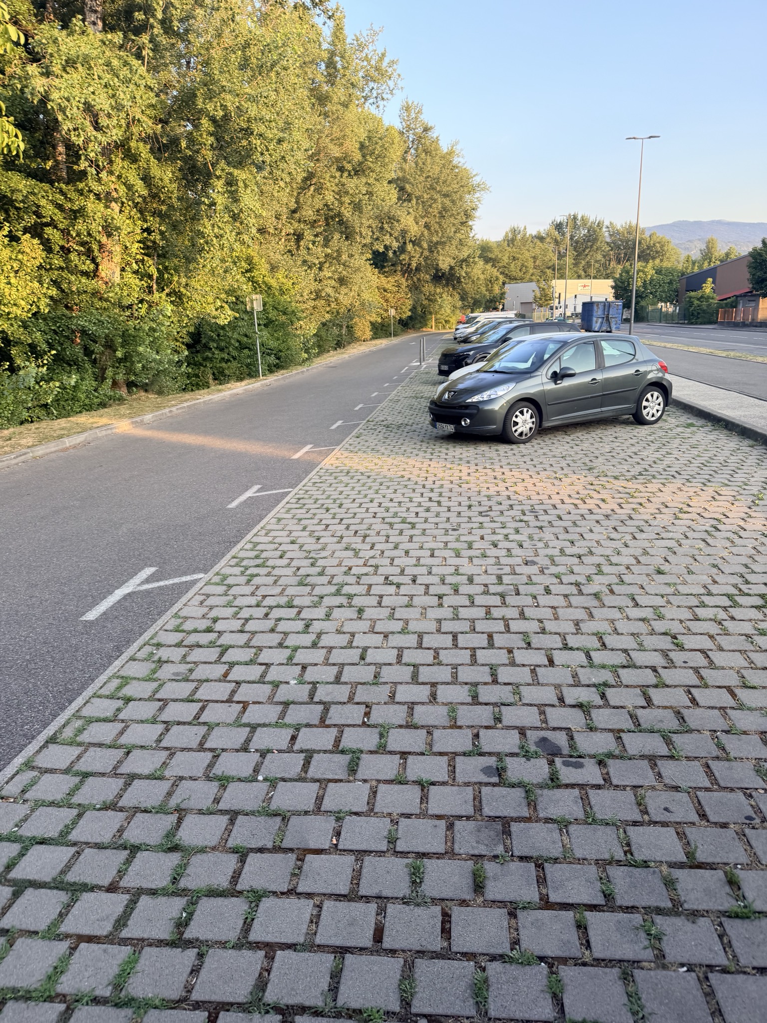 Parking — photo 1