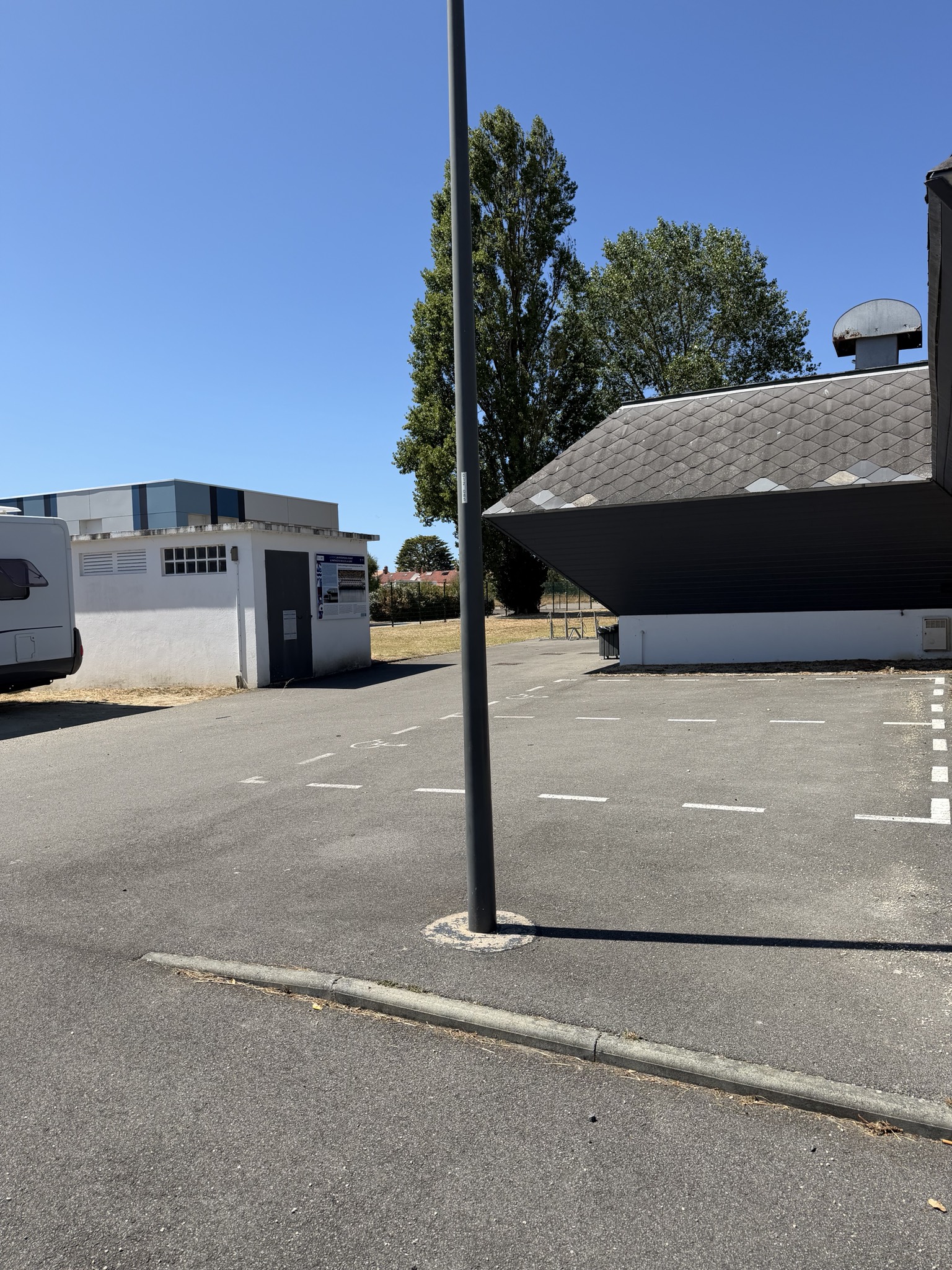 Parking — photo 1